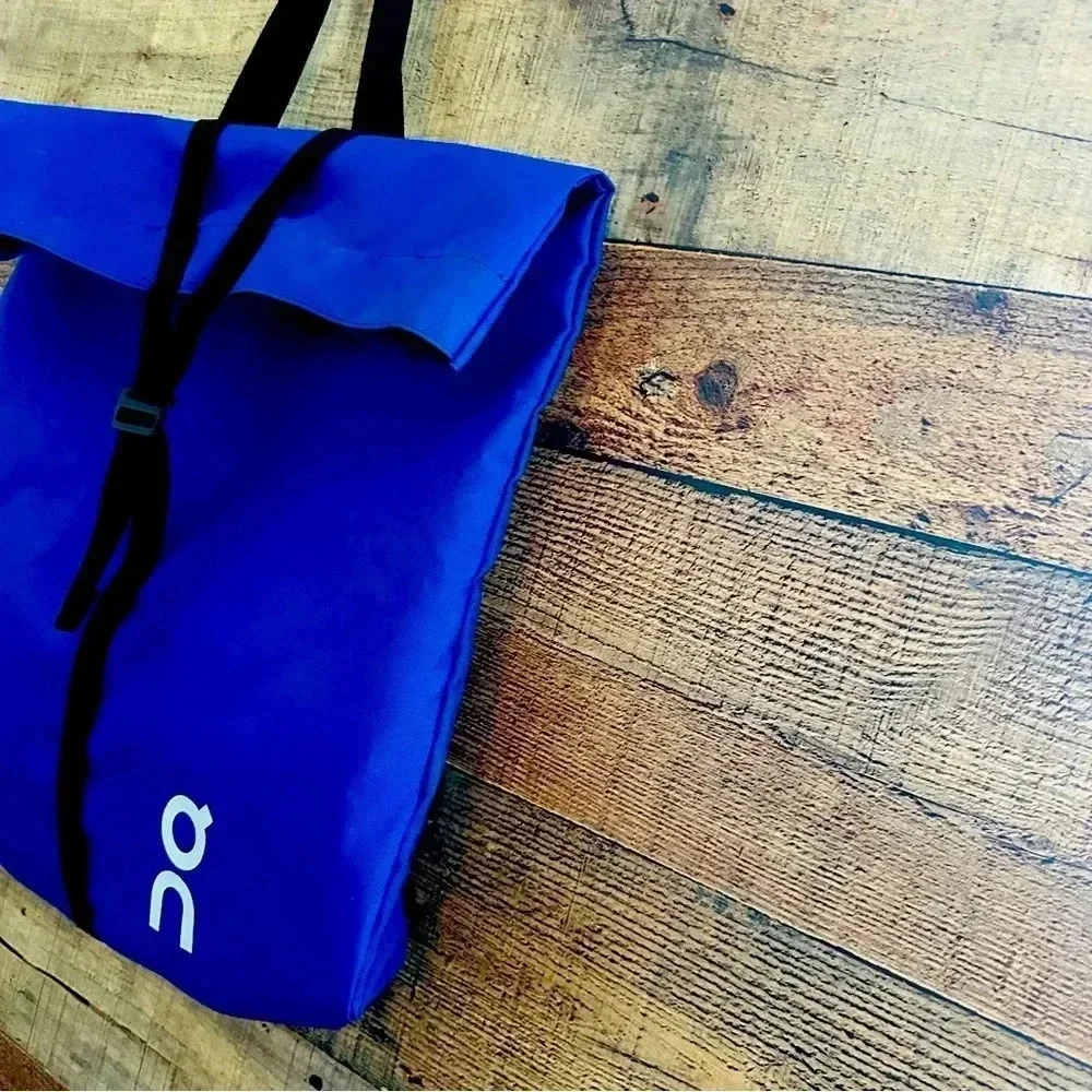 Unisex NWOT ON Cloud Running Ambassador/Marketing Bag